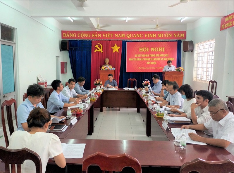 Hội nghị sơ kết phòng trào thi đua 6 tháng đầu năm 2022 Khối thi đua Phòng Tài nguyên và Môi trường cấp huyện
